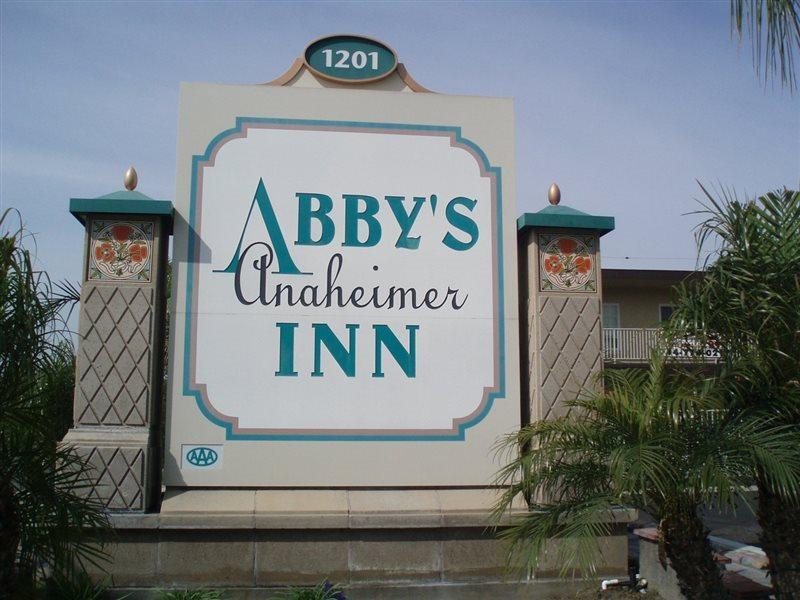 Abby'S Anaheimer Inn - Across Disneyland Park Exterior foto
